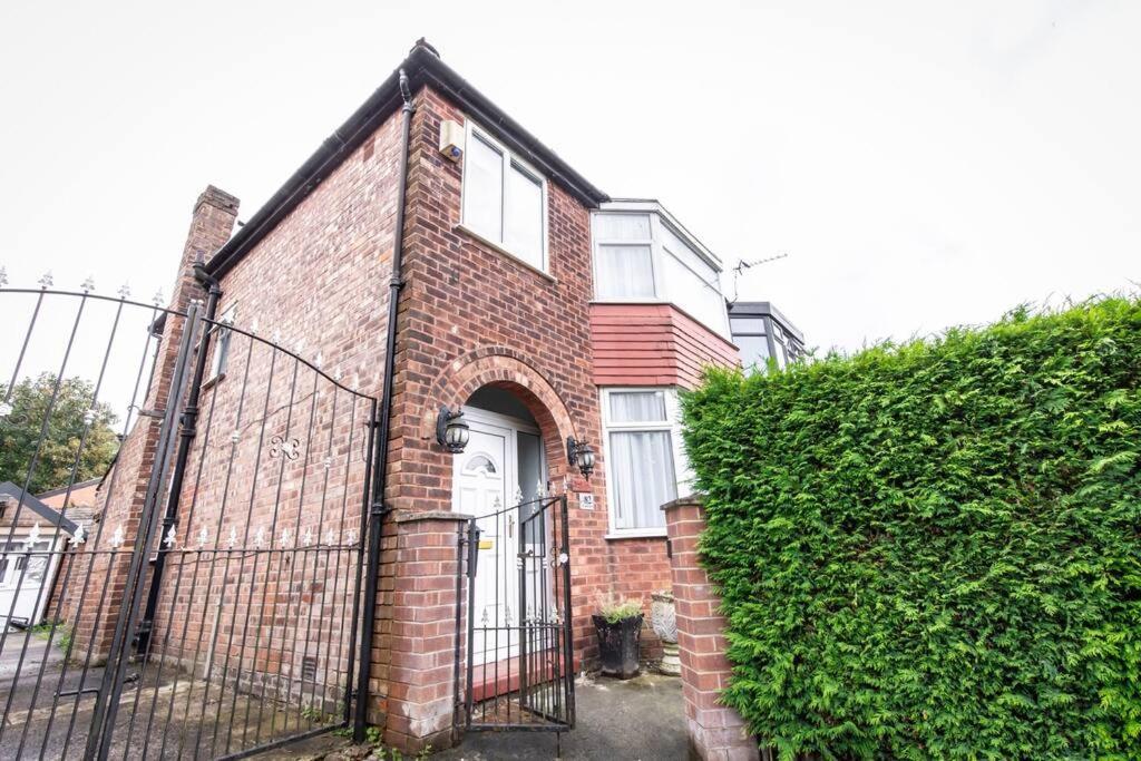 Windsor House 3 Bedrooms Sleeps 8 Manchester Exterior photo